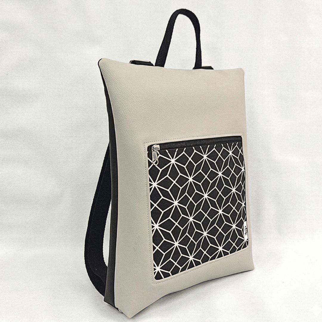 mochila antirrobo elegante gris y negro Cristina Alba