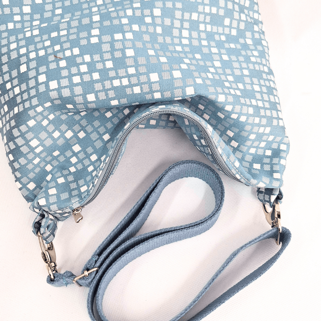 bolso-hobo-tela-azul-celeste-cristina-alba-cremallera-bandolera