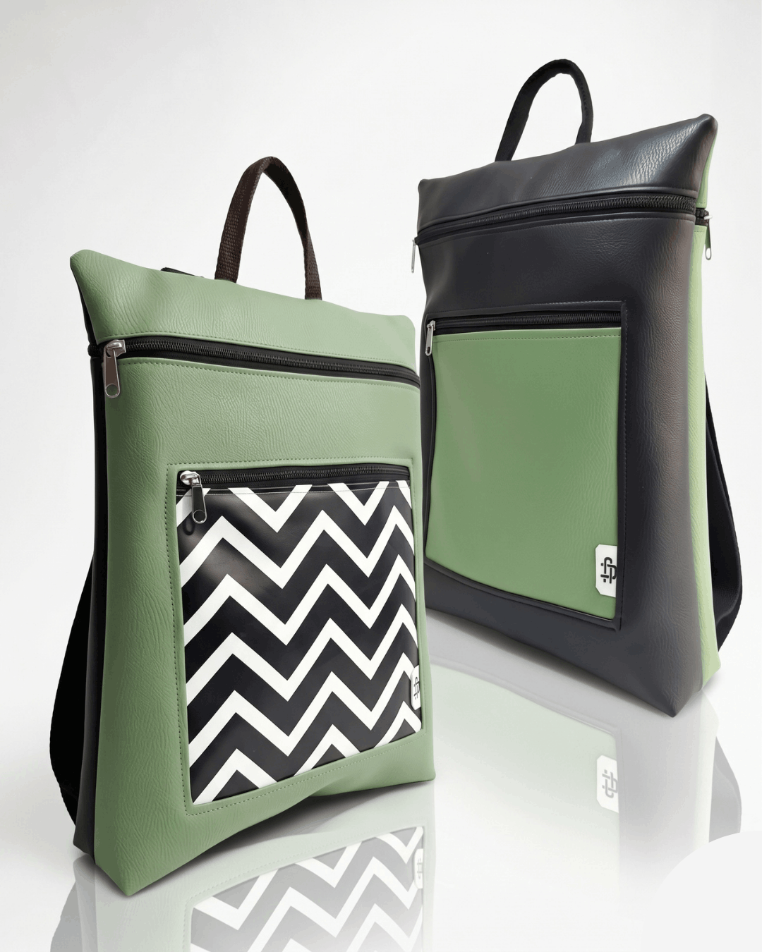 Mochila Antirrobo Reversible BRISA | Verde y Negro cristina-alba-mochila-mujer-antirrobo-reversible-101-negro-verde