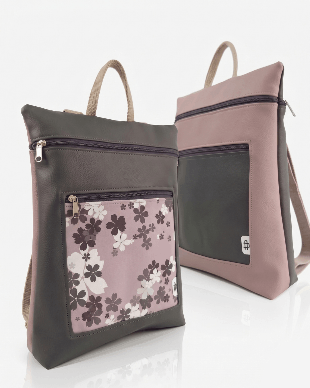 Mochila Antirrobo Reversible FLORECER | Gris Marengo y Rosa Empolvado cristina-alba-mochila-mujer-antirrobo-reversible-147-rosa-palo-empolvado-gris