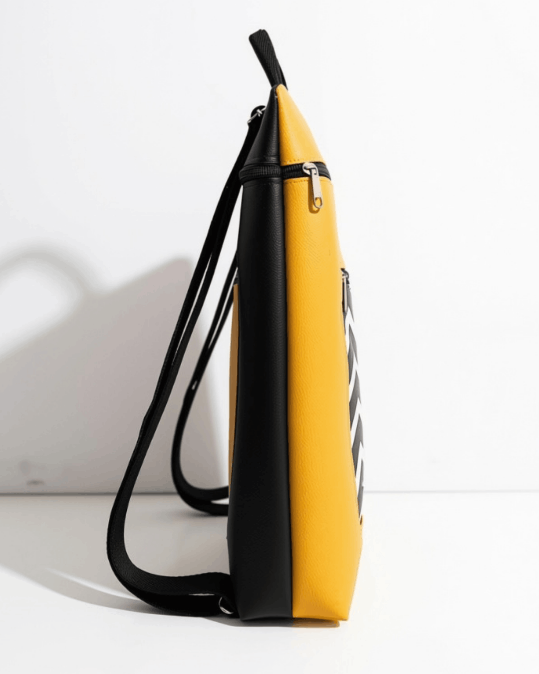 cristina-alba-mochila-mujer-antirrobo-reversible-27-amarillo-mostaza-negro