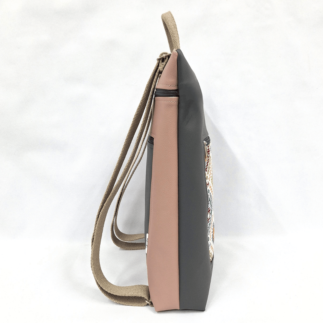 mochila-antirrobo-mujer-india-gris-matengo-rosa-empolvado-plana-cristina-alba