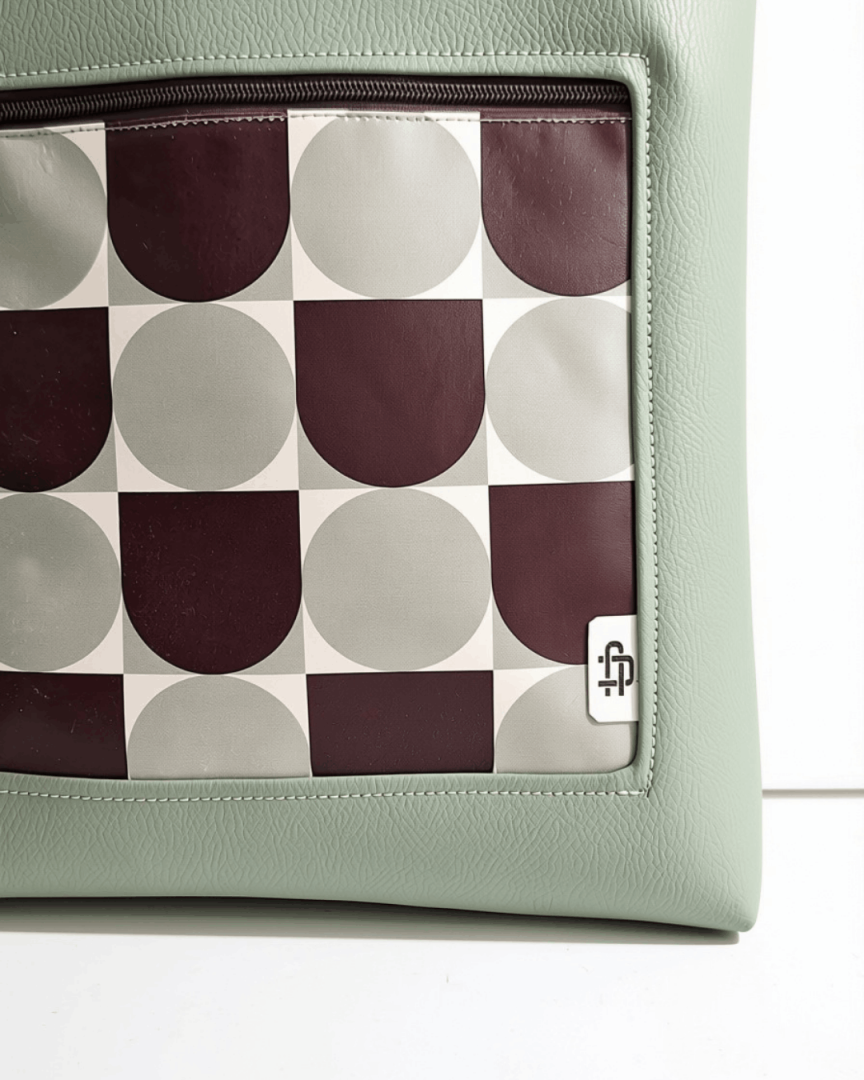 cristina-alba-mochila-mujer-antirrobo-reversible-61-marron-chocolate-verde-salvia